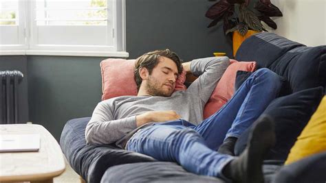 Daytime naps may be good for our brains, study says